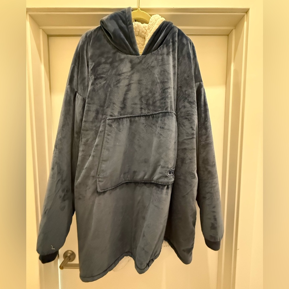 The comfy blanket sweatshirt